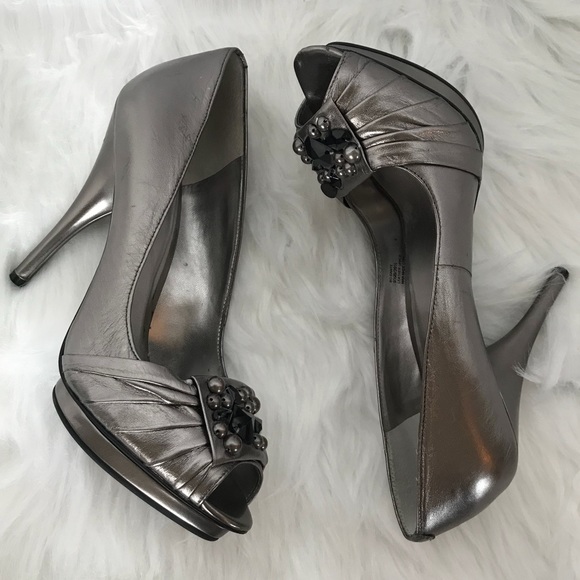 ▪️Like New▪️BCBG Jewel Embellished Platform Heels - Picture 3 of 8